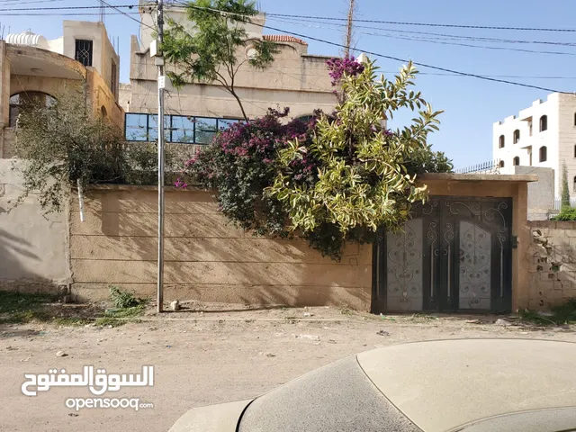 5 m2 More than 6 bedrooms Townhouse for Sale in Sana'a Bayt Baws