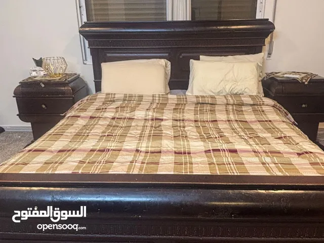 غرفة نوم كببرة تفصيل خشب زان بدون الفرشة