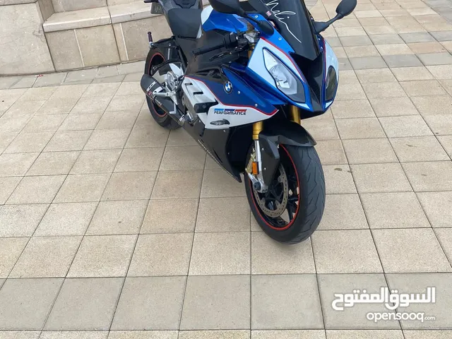 BMW 2015 1000 cc