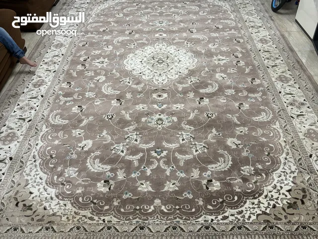 Turkish Carpet 5 x 3 meters, light brown and white color