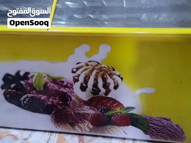 اغراض اسواق للبيع النظافة جيده   براد عمودي 3 ايگور اصلي براد بطحي 2 ايكور اصلي سفينة حلويات 2 متر