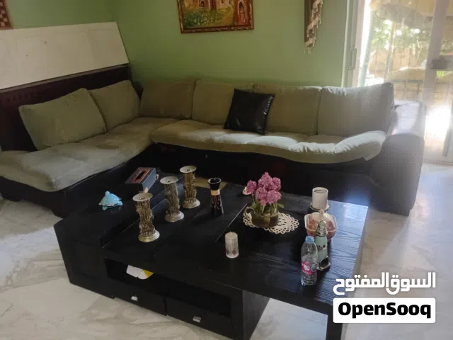 طقم كورنر أمريكي مميز، مريح ونظيف، بحالة جيدة جدًا، ويعطي شكل أنيق للصالون.