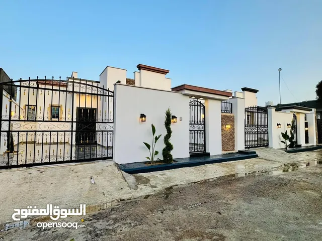 130 m2 4 Bedrooms Villa for Sale in Tripoli Ain Zara