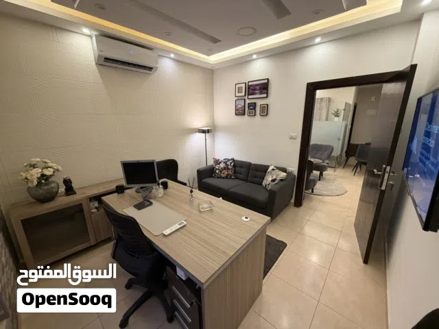 مكتب تجاري مميز في الدوار السابع 37 متر مربع  للبيع
