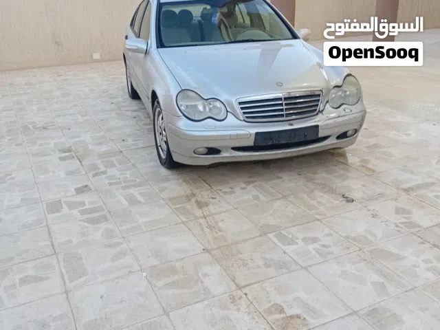 2004 مرسيدس بنز الفئة-C C 200