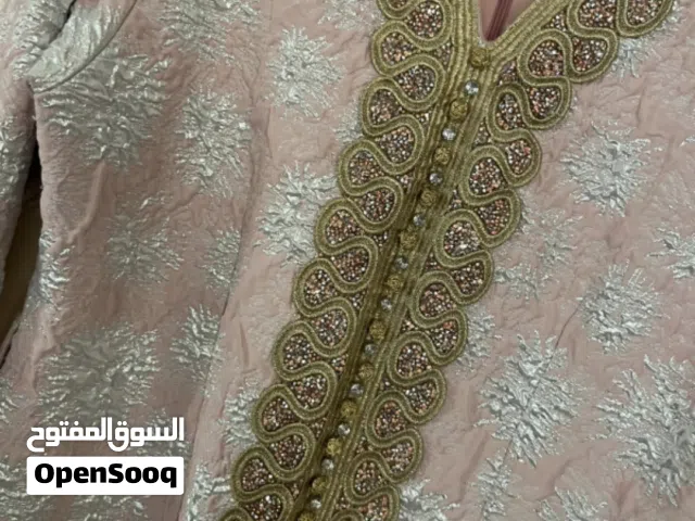 قفطان للبيع مستعمل استعمال بسيط
