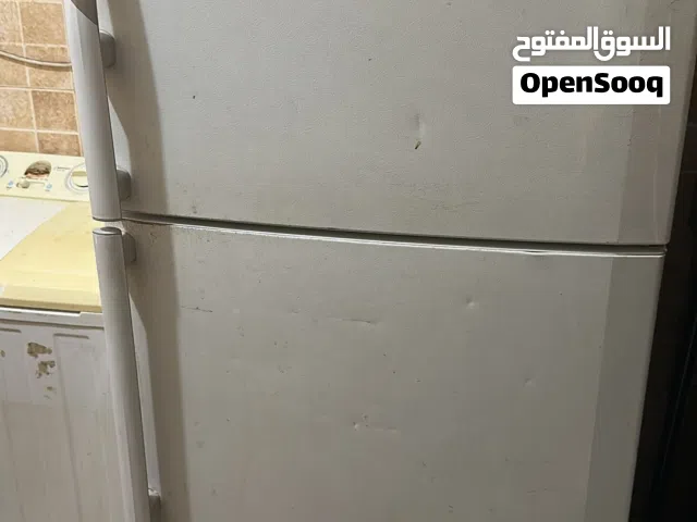 تلاجة وغسالة وبوتجاز وسرير وكنبه