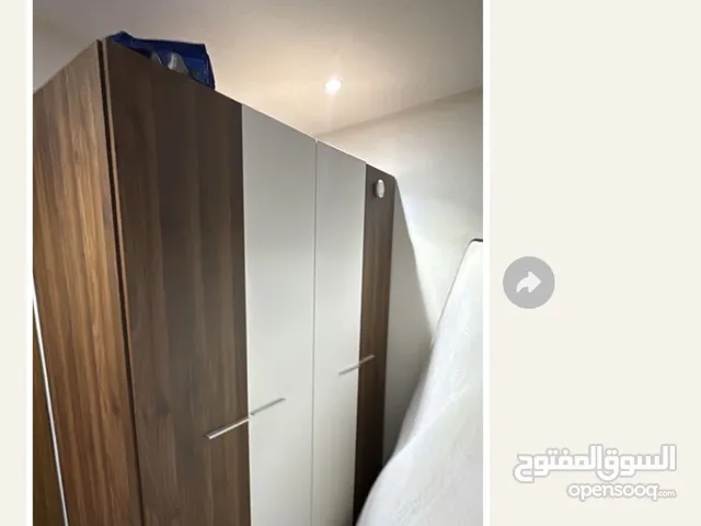 Cabinet nice condition