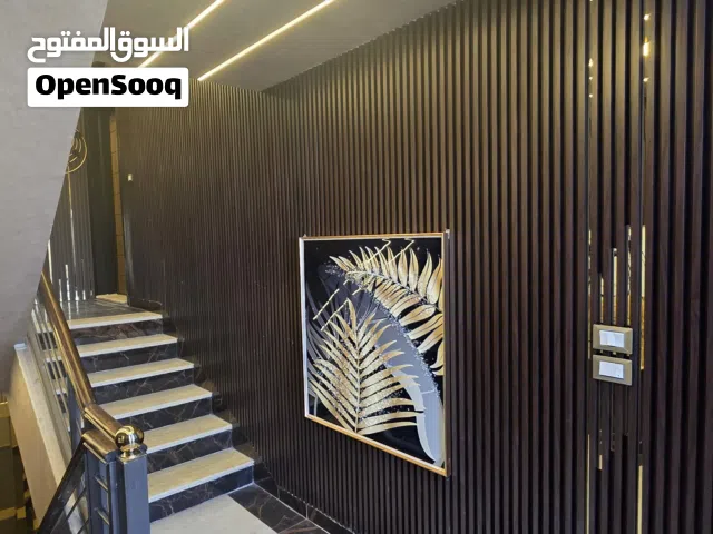 شقة مع روف 145 متر بسعر 78 الف /البنيات