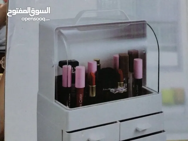 صندوق اكرلك لحفظ المكياج