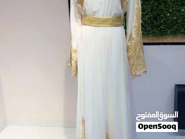 فساتين سواريه بحال الجديد