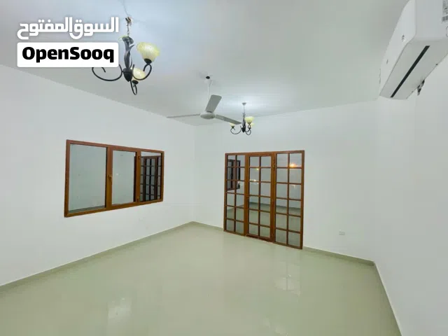 80 m2 2 Bedrooms Apartments for Rent in Muscat Muttrah