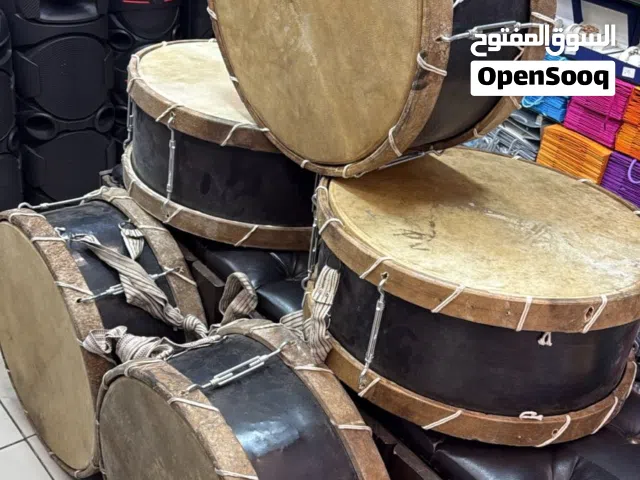 موسيقى تعليمية الات  ايقاعية طبول بانواعها طبل جلد طبل عرقسوسي طبلات قياسات مختلفة جوهرة الفن السكب