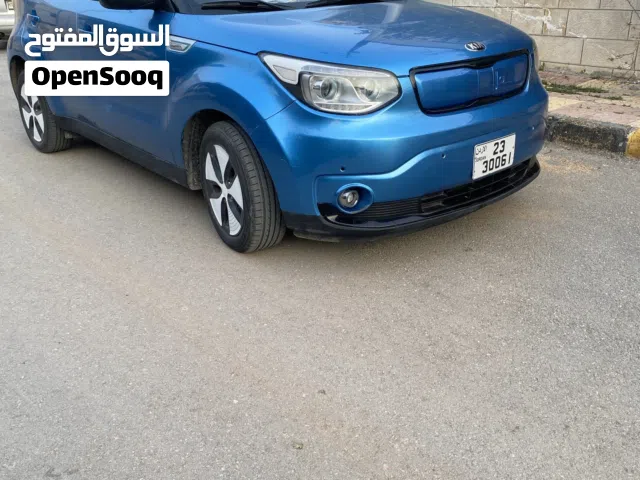 2015 كيا سول Standard