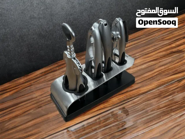 مجموعة أدوات مطبخ بقطعة واحدة منظمة وبتصميم معدني قوي يناسب كل مطبخ ويضيف لمسة فاخرة