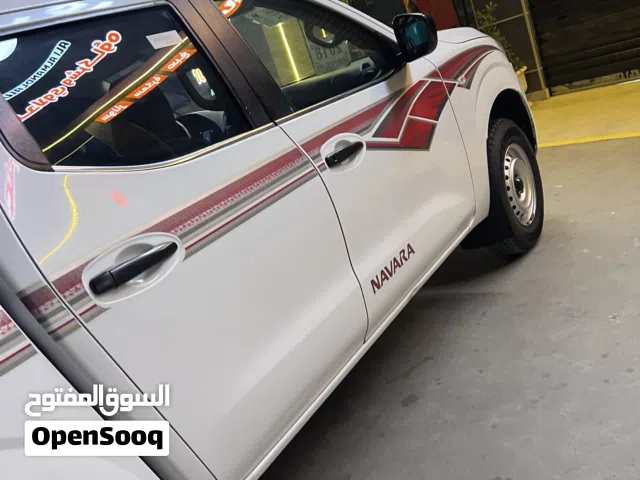 2018, نيسان, نافارا, Standard