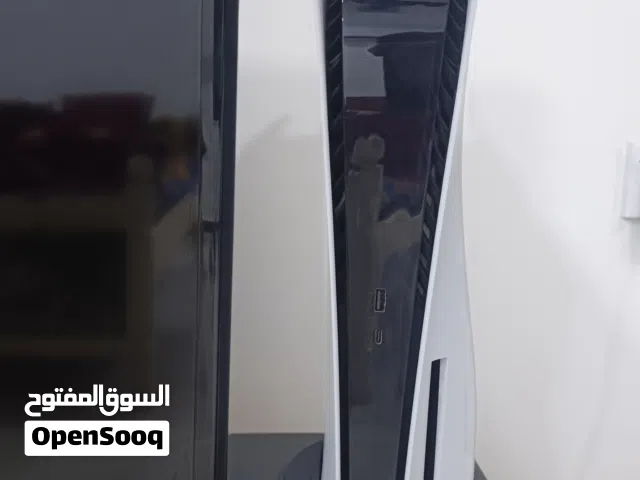 جهاز ps5 fat بحاله جيده كامل ملحقات من يدات و ups و العاب والعلبه مالته و كل الوايرات