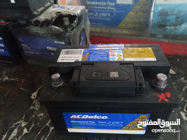 بطاريات مستعملة نظيفة نخب بحالة الجديد ومكفولة بضاعة حرة