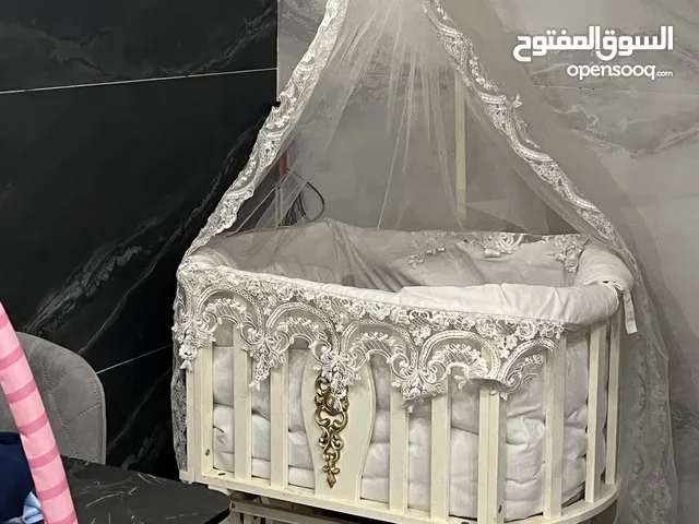 سرير او كاروك هزاز للبيع سبع ابكار