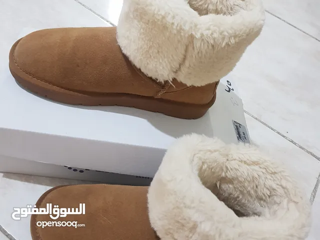 بوط شتوي مريح جدا ودافئ ماركة biosoft من ألمانيا السعر 60 يورو للبيع ب 15 دينار