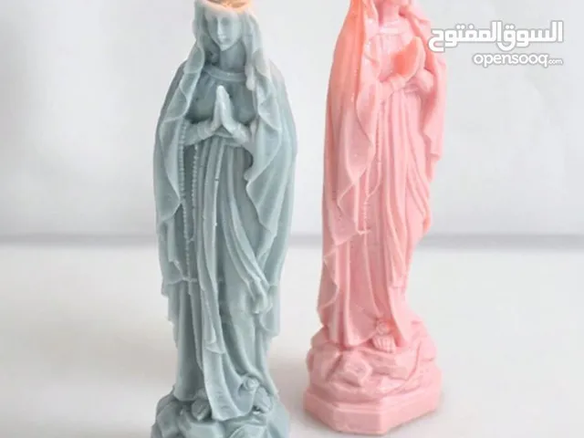 قوالب شمع نصف مستخدمة التفاصيل تحت
