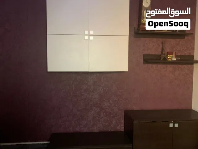 مكتبه ايطالية في تاجوراء شبه جديد