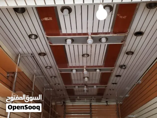 السلام عليكم ورحمة الله وبركاته  تخشيبة محل متكاملة معا الماسات والادراج وكل ماهو في الصور وديكور لل