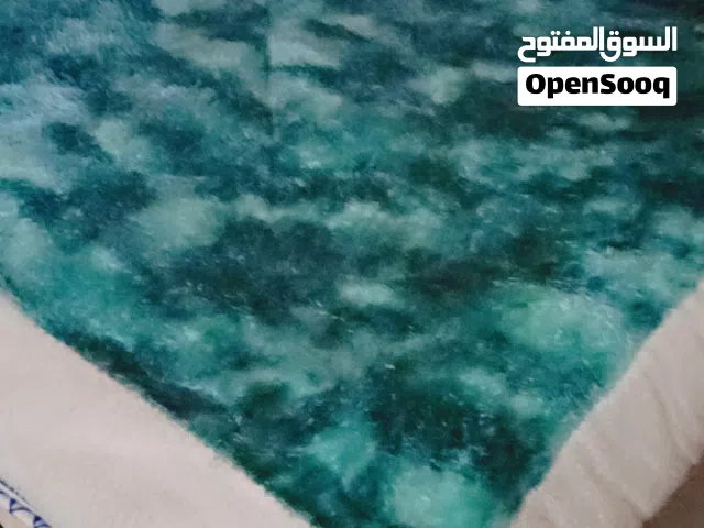 فرشه ديباج وفرو وجهين مستعمله