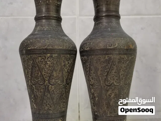 نحاسيات تراثية قديمة مزخرفة