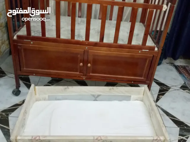 سرير بيبي مستعمل بحال الجديد .. 2*1