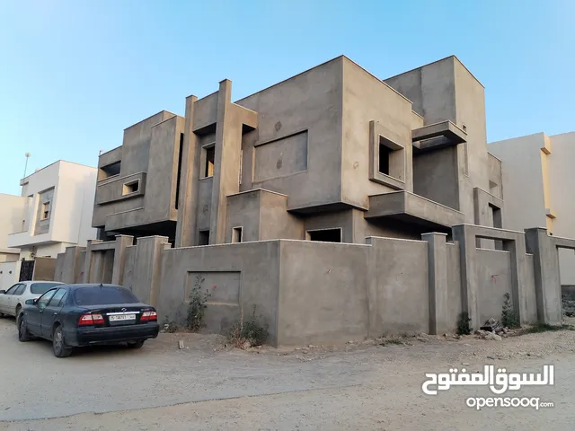 390 m2 More than 6 bedrooms Townhouse for Sale in Tripoli Al-Serraj