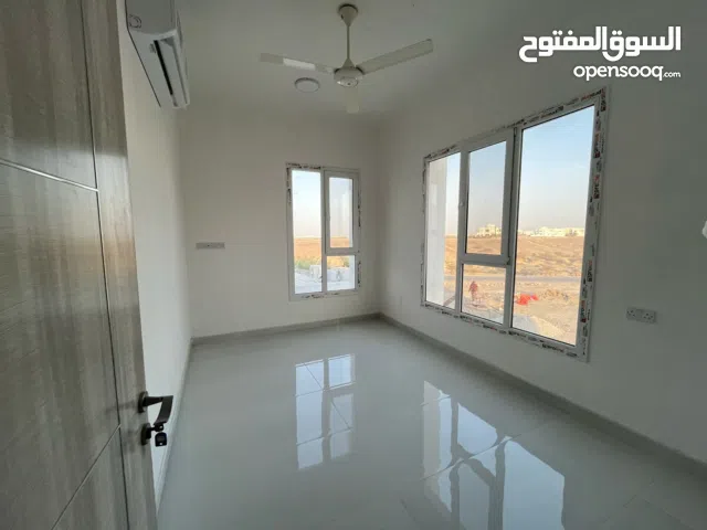 غرفة غير مفروشة شامل الخدمات خاص عوائل و موظفات