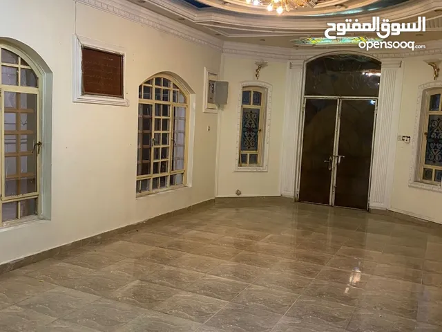 250m2 3 Bedrooms Townhouse for Rent in Basra Juninah