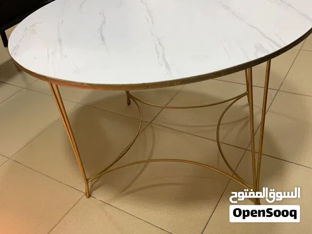 طاولة صالة بحالة جيدة