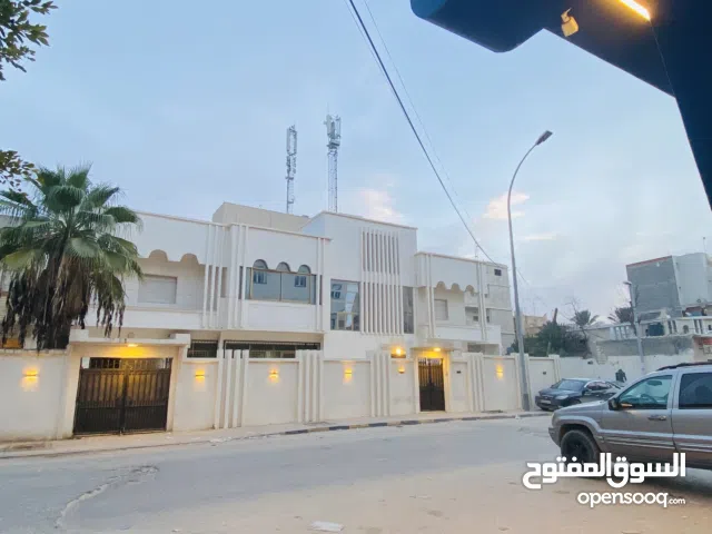 فيلا للإيجار – موقع حيوي وتجاري مميز (الفرناج) مقابل مستشفى الجامعي (الطبي) شارع الموصلات-التراخيص