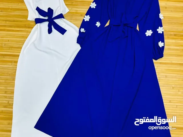 فستان مع بشت كلوش مع حزام .