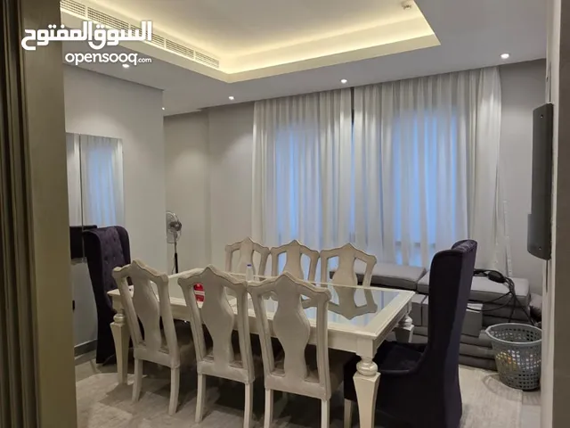 طاولة عشاء ملكية بدوي اي مشاكل