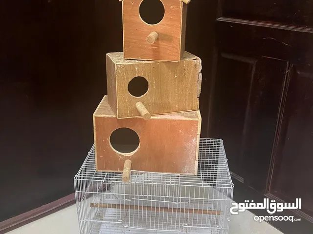ثلاث عشوش للطيور احجام مختلفة