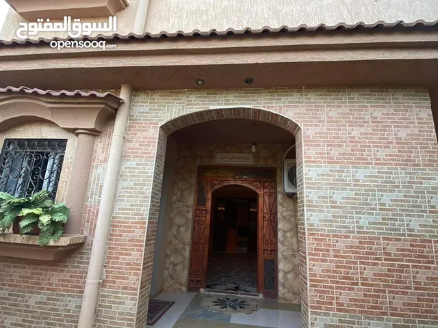 190 m2 4 Bedrooms Townhouse for Sale in Tripoli Janzour