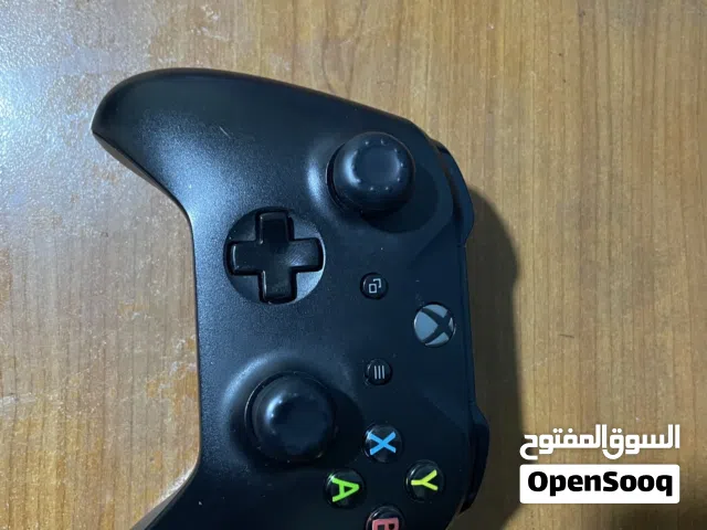 يد اكس بوكس ون وبتشتغل على سيريس