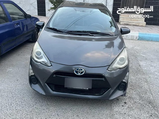 Used Toyota Prius in Zarqa