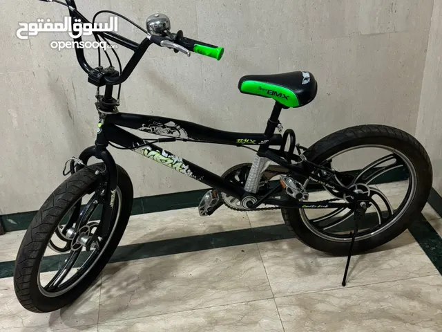 دراجة BMX شبه جديدة ونظيفة جدًا – استعمال حشمة – بسعر مميز