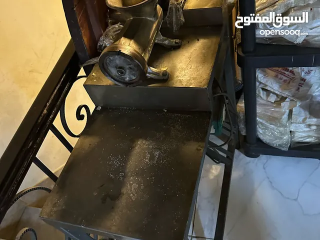 ماكينة فرم لحوم بحاله ممتازة قويه ماتور نضيف