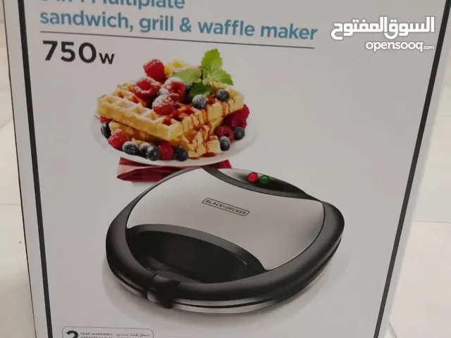 Black and Decker 3 in 1 sandwich ,grill and waffle toaster.