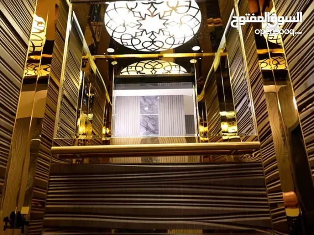 شقة فخمة طابق اخير + مع روف