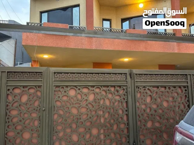 مخزن مساحة 275 مع بيت مساحه 150