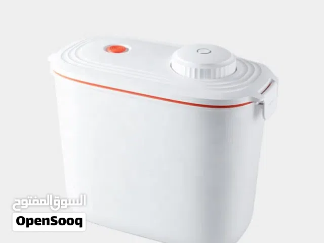 حاوية تخزين طعام حيوانات أليفه