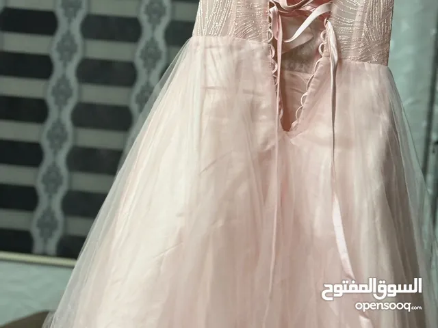 فستان خطبة راقي جداً