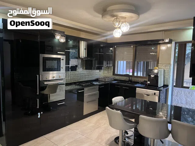 شقة الايجار شبة ارضي الجندويل