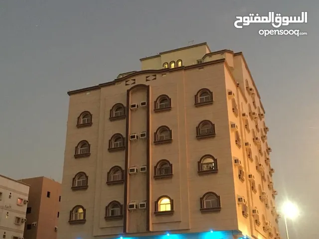 شقة مفروشه فاخره ايجار شهري قرب المطار ومول العرب حى النزهه